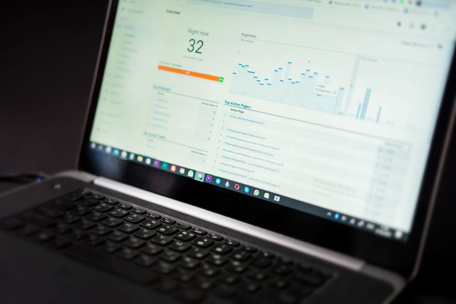 analytics dashboard showing peer recognition metrics - peer to peer recognition activities