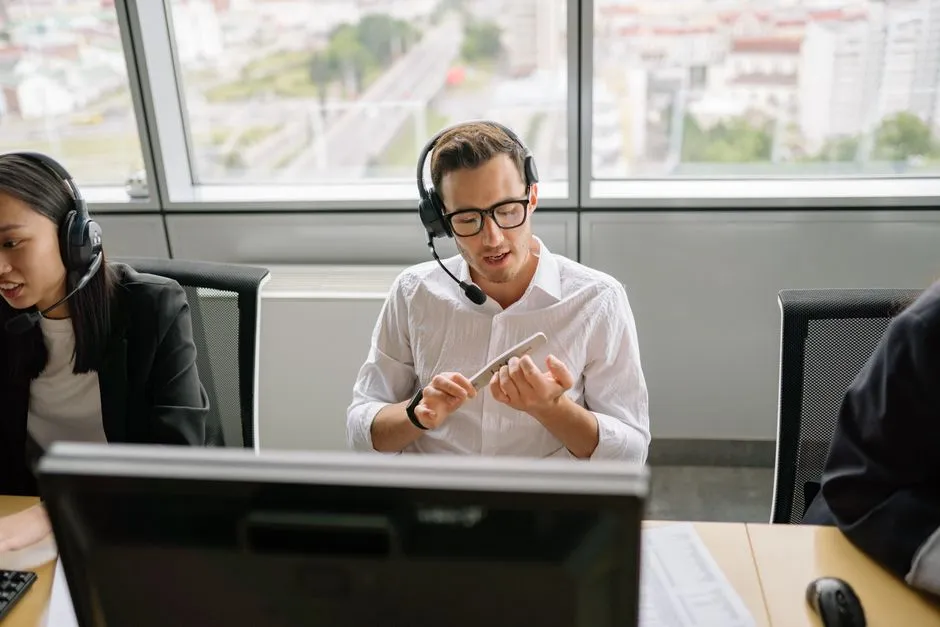 Why Service Employee Recognition Solutions are Essential for Your Team