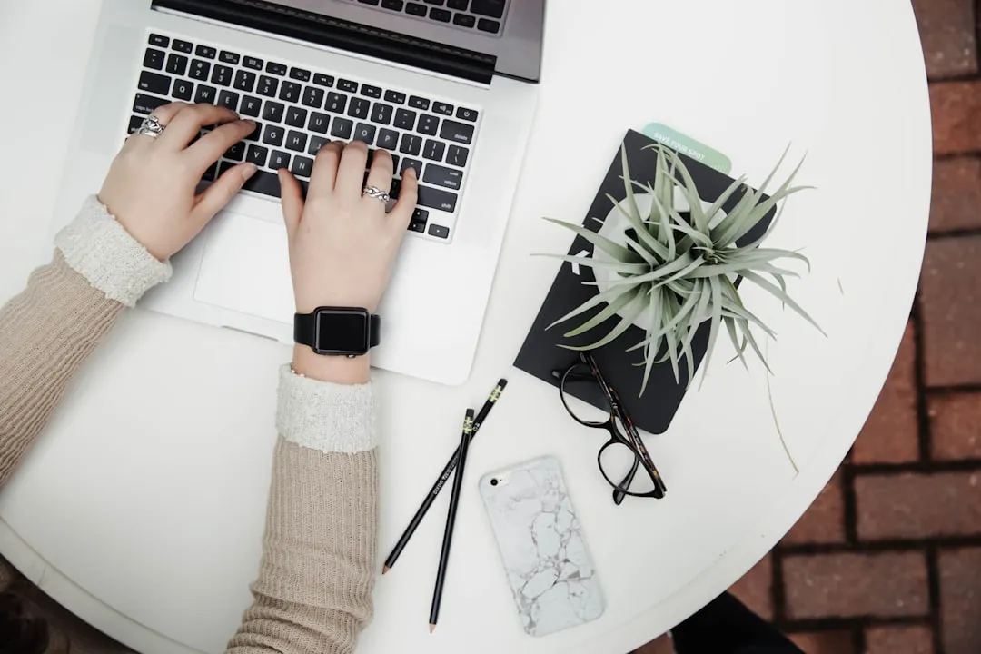flexible workspace with plants - boosting team spirit
